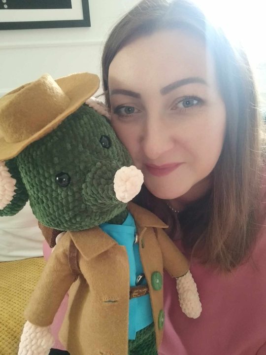 Wywiad z autorką bajki terapeutycznej „Szczurek Ogórek w cyfrowym labiryncie”